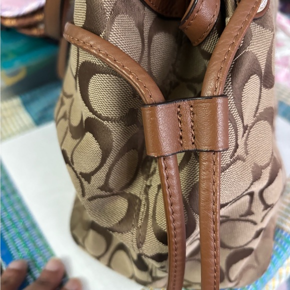 GUC Coach and Brown Shoulder Bag with Signature Design - Picture 7 of 12